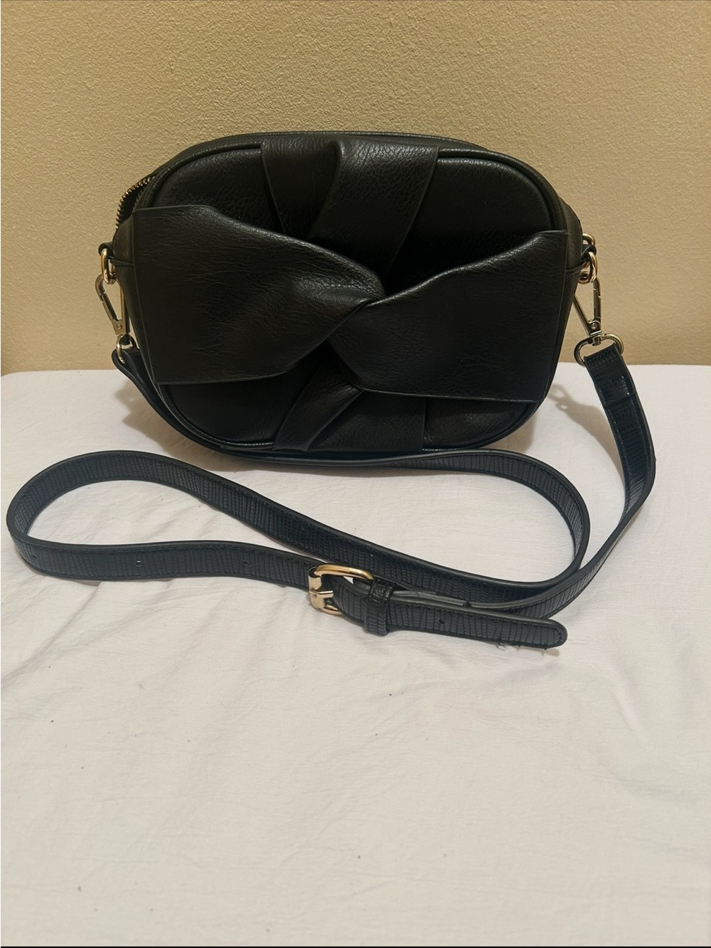 Stylish Black Bow Crossbody Bag - Women